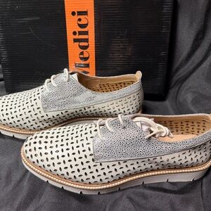 Medici Men’s Perforated Lace-Up Shoes